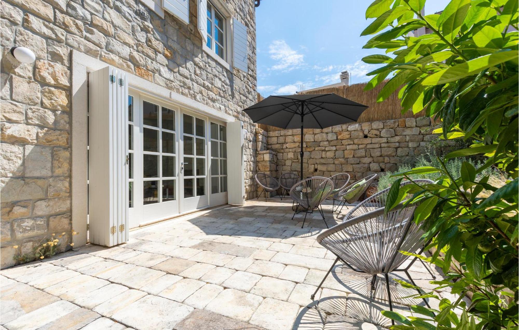 Stunning Home In Split With Outdoor Swimming Pool Exterior foto